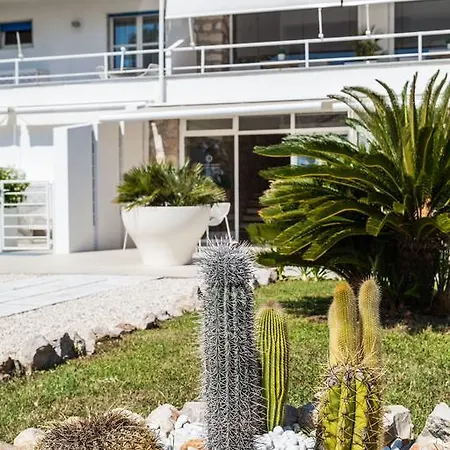 Abitare In Aparthotel La Caletta